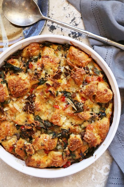 Savory Vegetable Strata - Supper With Michelle Vegetable Strata, Strata Recipe, Vegetable Ramen, Strata Recipes, Savory Bread Puddings, Spinach Ravioli, Veggie Sausage, Raw Spinach, Savory Bread