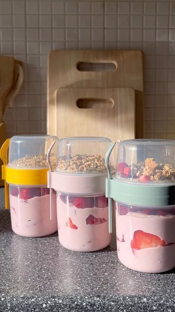 Cute Containers Food, Aesthetic Lunch Containers, Lunch Box Containers Aesthetic, Food In Box Aesthetic, Cute Tupperware Aesthetic, Cute Food Containers, Aesthetic Lunch Box Ideas, Kawaii Lunch Boxes, Lunch Box Aesthetic