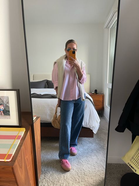 Pink And Navy Gazelle Outfit, Adidas Gazelle Bold Pink Outfit, Pink Gazelle Adidas Outfit, Pink Adidas Outfit, Colourful Fits, Pink Outfit Casual, Recreation Outfits, Pink Adidas Gazelle, Pink Sneakers Outfit