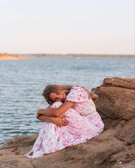 Beach Photoshoot Long Dress, California Senior Pictures, Summer Senior Pictures Outfits Beach, Hawaii Senior Photos, Senior Picture Ideas Long Dress, Senior Picture Inspo Beach, Senior Photos Beach Photography Poses, Beach Professional Photoshoot, Senior Picture Ideas Florida