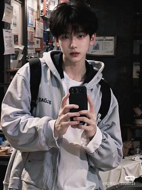 Cute Korean Boy, Kore Ulzzang, Boys Life, Friend Poses Photography, Cute Asian Guys, Boy Pictures, Korean Aesthetic, Korean Boy