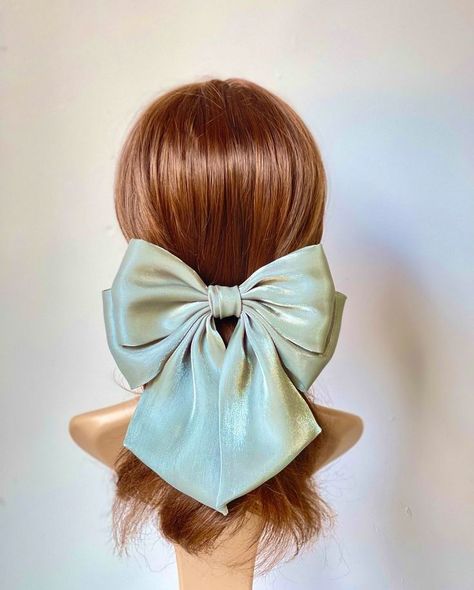 Premium Satin handmade double layer Bow clip for Just rs 80-/. Color could be customised . Scrunchie Bow, Chiffon Bow, Boho Bandeau, Y2k Hairstyles, Bow Women, Handmade Stuff, Bow Hairstyle, Bow Hair Accessories, Bow Clip