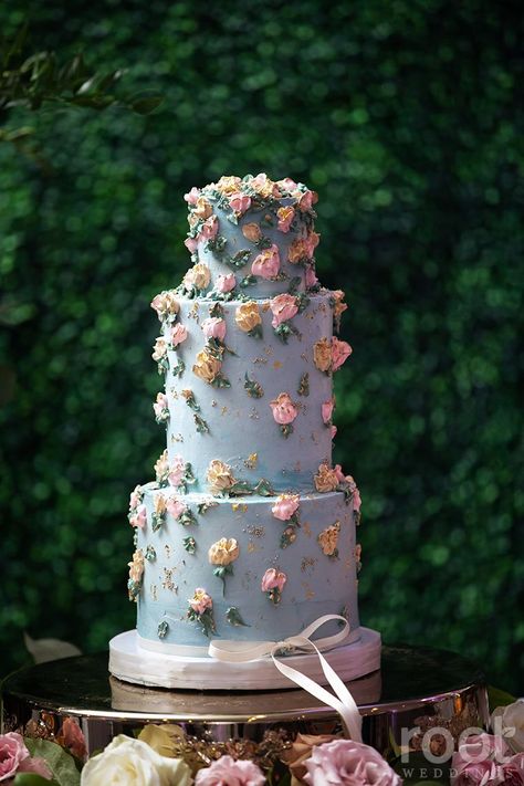 Blue And Pink Quinceanera Ideas, Floral Sweet 16 Cake, Pink Blue Wedding Cake, Pink And Blue Sweet 16 Themes, Fairycore Wedding Cake, Pink And Blue Quinceanera, Pink And Blue Wedding Cake, Blue Floral Wedding Cake, Ivy Backdrop