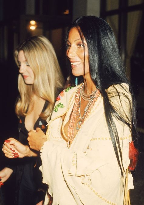 Cher Cher 1970s, 70s Cher, Cher 70s, Cher Outfits, Cher Bono, Cher Photos, Lois Jeans, Charlotte Rampling, Mode Boho