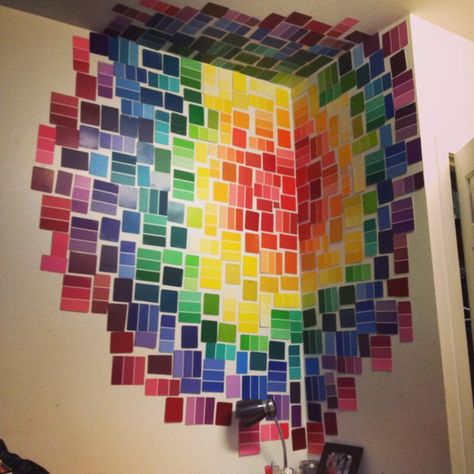 loveeee this idea! paint sample wall art! Paint Sample Wall, Paint Sample Art, Paint Chip Crafts, College Wall Decor, Note Wallpaper, College Wall Art, Classe D'art, Paint Chip Art, College Walls