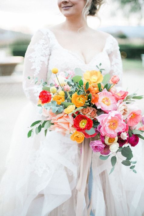 This Blue Bell Florals creation proved how pretty poppies (especially red and orange iterations!) look when positioned against a crisp white wedding dress. Bright Wedding Bouquet, Colorful Wedding Bouquet, Poppy Bouquet, Spring Wedding Bouquets, Peony Bouquet Wedding, Cascading Wedding Bouquets, Spring Wedding Bouquet, Summer Wedding Bouquets, Peony Wedding