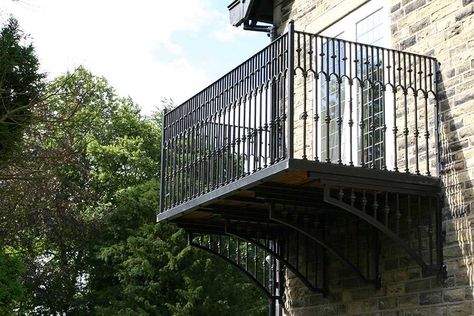 Popular wrought iron modern balcony railing designs cantilever balcony railing for sale IOK-147-You Fine Sculpture Wrought Iron Balcony Railing, Cantilever Balcony, Veranda Railing, Iron Railings Outdoor, Railing Balcony, Wrought Iron Balcony, Iron Balcony Railing, Cozy Balcony, Balcony Railings