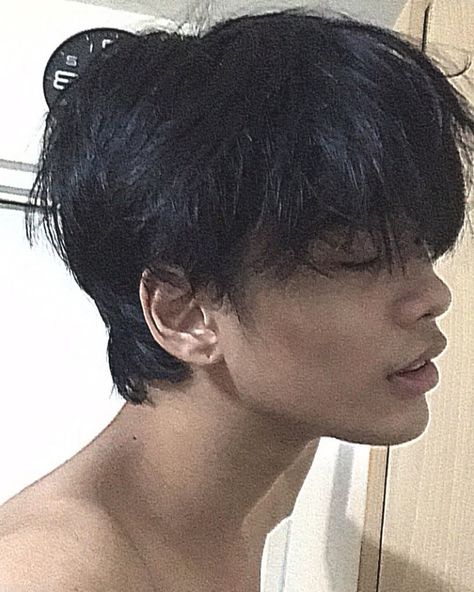 Elegant Haircut, Nice Haircuts, Long Straight Black Hair, Classic Mens Hairstyles, High Skin Fade, Black Hair Boy, Straight Black Hair, Short Hair Tomboy, Asian Haircut