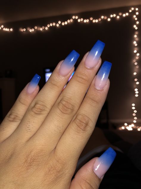 Royal Blue Fade👑💙 Ombre Nails Royal Blue, Cobalt Blue Ombre Nails, Royal Blue Ombré Nails, Royal Blue And White Nail Ideas, Royal Blue Ombre Acrylic Nails, Dark Blue Ombré Nails, Blue Fade Nails, Dark Blue Ombre Nails, Royal Blue Ombre Nails