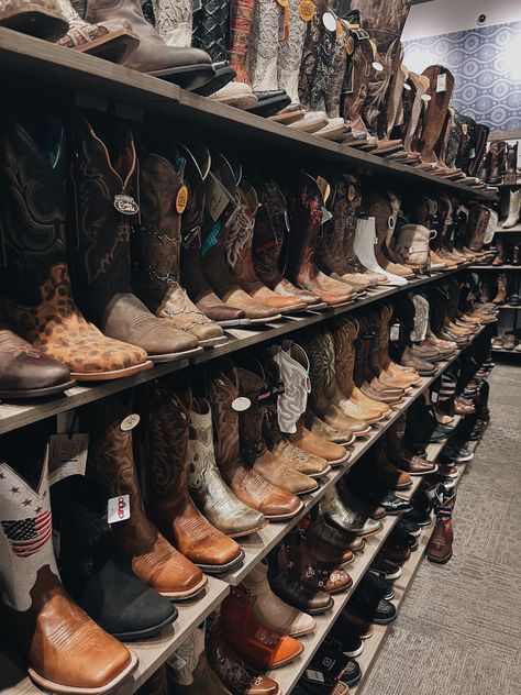 Cowboy Boots Aesthetic, Cowboy Boots Men, Boots Aesthetic, Western Wallpaper, Boot Barn, Cowboy Girl, Girl Boots, Cute Country Outfits, Green Boots