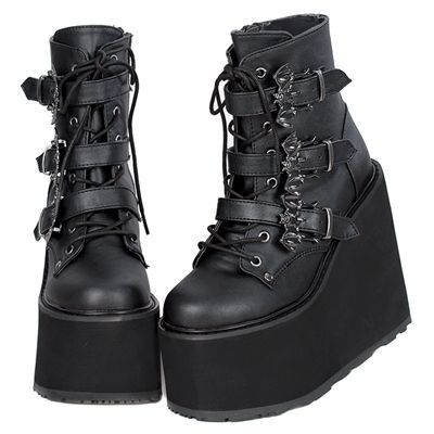 Gothic Platform Boots, Alt Shoes, Grunge Shoes, Kasut Wanita, Galaxy Converse, Galaxy Vans, Goth Boots, Goth Shoes, Goth Outfit