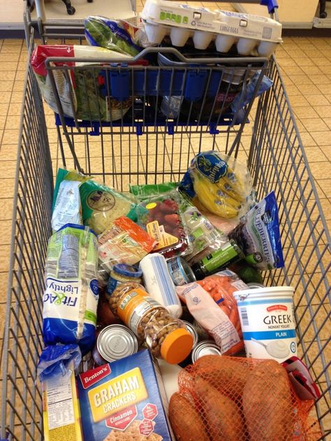 A Peek Into a Dietitian's Grocery Cart (+ ALDI giveaway!) Groceries Store, Grocery Home Delivery, Healthy Grocery Shopping, Grocery Cart, Portable Snacks, Healthy Recipes On A Budget, Easy Eat, Healthy Groceries, Healthy Food Motivation