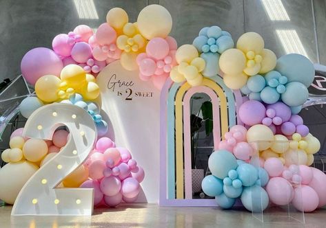 Rainbow Theme Birthday, Rainbow Themed Birthday Party, Blowing Up Balloons, Pastel Birthday, Rainbow Theme Party, Pastel Theme, Green Rainbow, Pastel Balloons, Purple Balloons