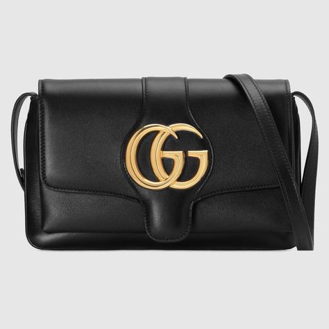 Shop the Black Leather Arli Small Shoulder Bag at GUCCI.COM. Enjoy Free Shipping and Complimentary Gift Wrapping. Gucci Cruise, Gucci Store, Gucci Gifts, Gucci Purses, Bag Gucci, Gucci Shoulder Bag, Bag Ideas, Burberry Handbags, Gucci Belt