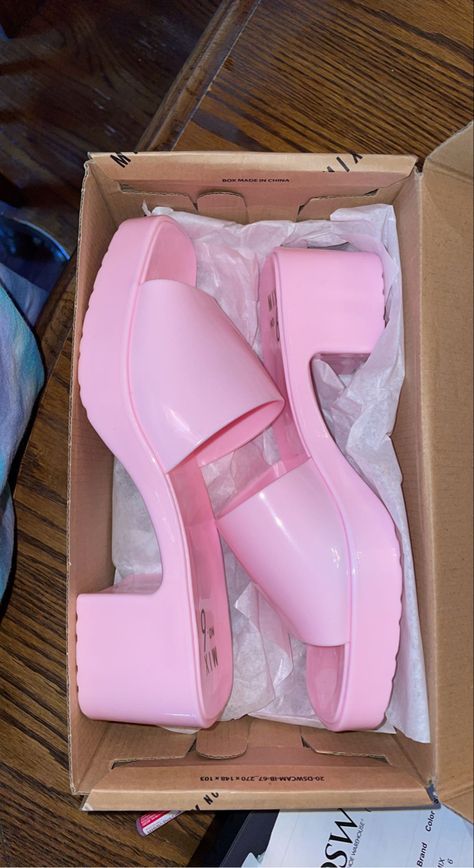 #pinkshoes #sandals #pink #pinkmood #pinksandals #aesthetic #barbiestyle Barbie Sandals, Heels Pink, Pink Sandals, Pink Heels, Barbie Fashion, Spain, Sandals, Heels, Pink