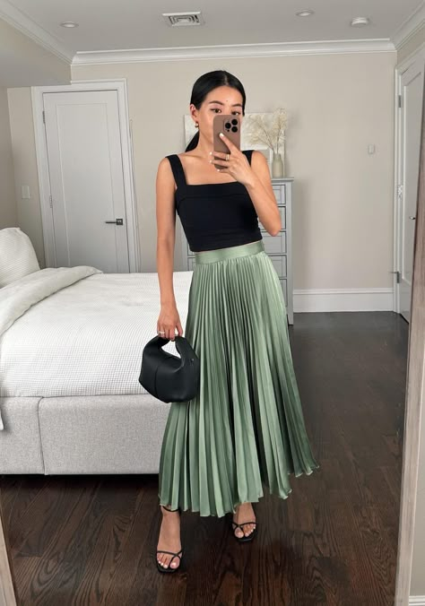 Satin Pleated Skirt Outfit, Green Satin Skirt Outfit, Green Pleated Skirt Outfit, Pleated Skirt Outfit Summer, Pleated Maxi Skirt Outfit, Green Satin Skirt, Green Skirt Outfits, Satin Pleated Skirt, Satin Skirt Outfit