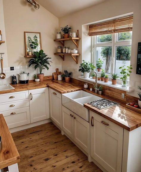 Cozy Homes, House Vibes, Small Kitchen Decor, Farmhouse Kitchen Design, Small Cottage, Kitchen Inspiration Design, Pantry Design, Cottage Kitchen, Counter Tops