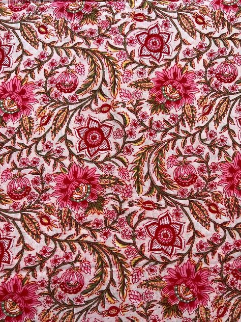 Flower Print Fabric, Indian Block Print Fabric, India Home Decor, Showroom Interior Design, Textile Prints Design, Indian Patterns, Indian Block Print, Handmade Textiles, Indian Textiles