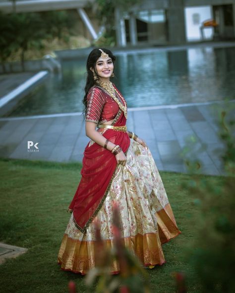 Rachana Inder Beautiful traditional half Saree Blouse Poses On Half Saree At Home, Stills In Half Saree, Half Saree Pic Poses, Photography Poses In Half Saree, Aesthetic Half Saree Poses, Traditional Half Saree Photoshoot Poses, Half Saree Poses Aesthetic, Half Saree Photo Poses, Poses On Half Saree