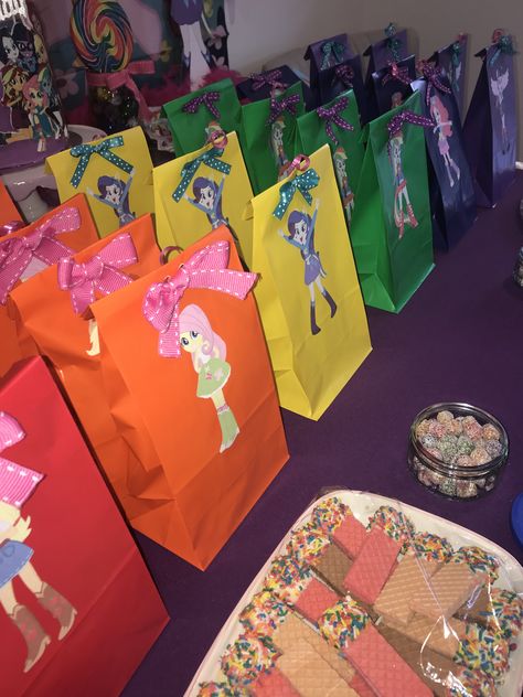 Equestria Girls party bags Equestria Girls Party, Equestria Girls, Girls Party, Party Bags, My Little Pony, Gift Wrapping, Gifts