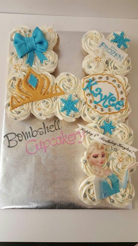 Frozen cupcakes pull apart cake Frozen Cupcake Cake, Cupcakes Frozen, Ideas For Cupcakes, Olaf Cake, Frozen Cupcakes, Frozen Bday Party, Pull Apart Cupcake Cake, Pull Apart Cake, Cake Pulls