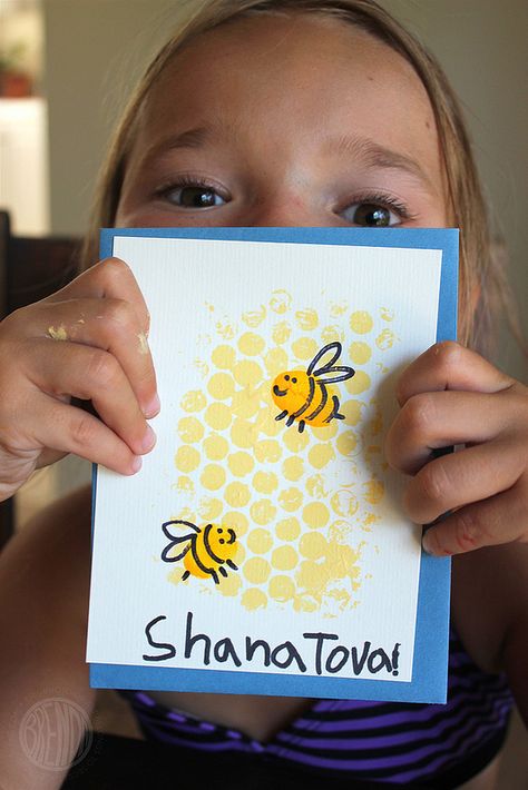 With Rosh Hashanah starting Sunday night, this is a perfect weekend to work on some New Year inspired crafts with your kids. In other... Rosh Hashana Crafts, Bee Hexagon, Happy Rosh Hashanah, Rosh Hashanah Cards, Jewish Crafts, Rosh Hashana, Bee Cards, Bee Crafts, Gift Tag Cards