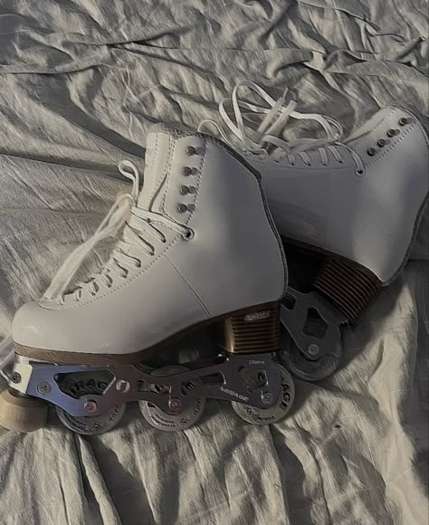 Inline Skates Aesthetic, Inline Figure Skating, Skates Aesthetic, Figure Skating Aesthetic, Roller Workout, Skate Aesthetic, Skateboarding Tricks, Skate 3, Ice Skating Outfit