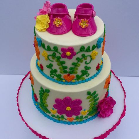 Mexican Themed Baby Shower Cake, Little Senorita Baby Shower Decorations, Mexican Fiesta Baby Shower Ideas, Mexican Theme Baby Shower Ideas For Girl, Señorita Baby Shower Theme, Mexican Baby Shower Theme Girl, Mexican Baby Shower Cake, Fiesta Theme Baby Shower Ideas, Fiesta Baby Shower Cake