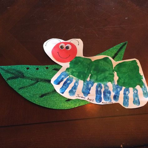 very hungry caterpiller crafts | Pin it Like Image Crafts For Infants, Caterpillar Crafts, The Very Hungry Caterpillar Activities, Hungry Caterpillar Craft, Hungry Caterpillar Activities, Caterpillar Craft, Valentine Table Decorations, Baby Art Projects, Make Learning Fun