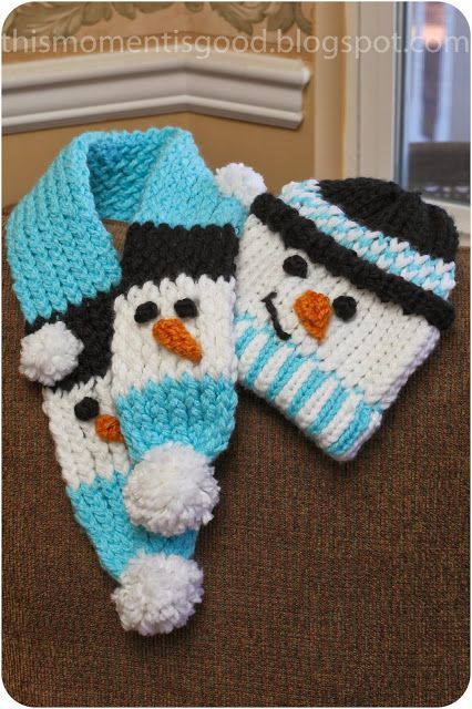 LOOM KNIT:  SNOWMAN SCARF, free pattern.  #loomknitholidayscarfset #freeloomknittingpatterns #loomknitsnowmanhat Snowman Scarf Pattern, Knit Snowman, Round Loom Knitting, Loom Hats, Loom Knit Hat, Loom Knitting Stitches, Snowman Scarf, Loom Crochet, Diy Sy