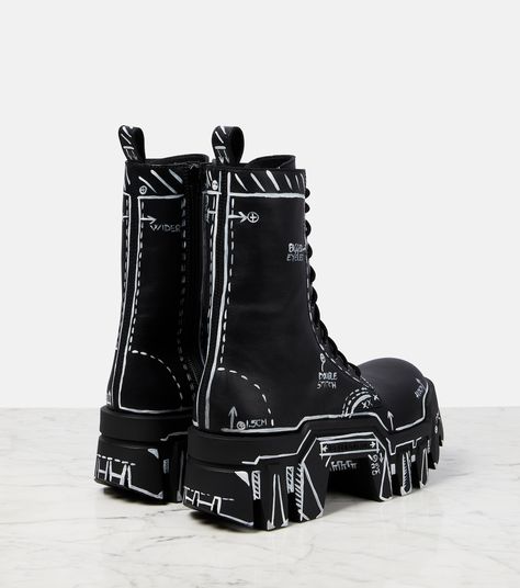 Black Balenciaga, Lace Up Combat Boots, Balenciaga Shoes, Lace Up Ankle Boots, Doll Shoes, Leather Items, Heeled Ankle Boots, Black Ankle Boots, Leather Ankle Boots