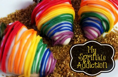 Chocolate Covered Strawberries, Rainbow Style!! #stpatricksday #lgbt #rainbow Tye Dye Chocolate Strawberries, Rainbow Strawberries Chocolate Covered, Lgbtq Desserts, Rainbow Strawberries, Strawberry Ideas, Chocolate Covered Strawberry Recipe, Rainbow Treats, Blackberry Syrup, Dipped Strawberries