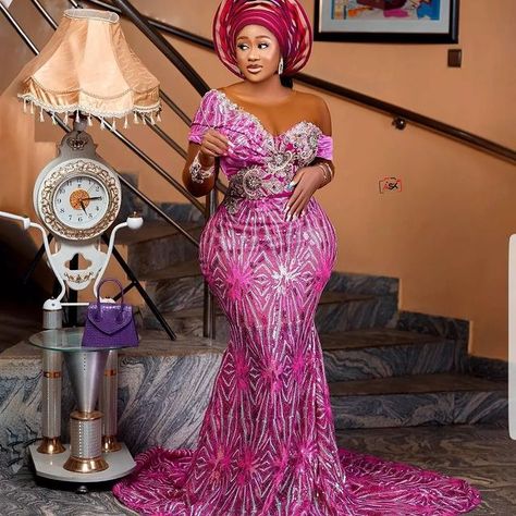 Latest Asoebi Style Ankara Asoebi Long Gown Styles, Styles For Wedding Guest, Sweet Compliments, Latest Asoebi Styles, Asoebi Style, South African Traditional Dresses, Aso Ebi Lace Styles, African Party Dresses, Nigerian Lace Styles Dress