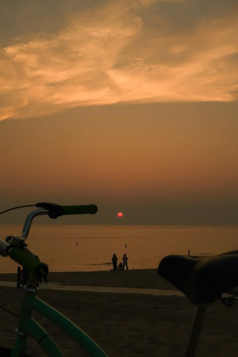 Biking At The Beach, Bike At The Beach, Harshita Core Aesthetic, Beach Bike Aesthetic, Riding Bike Aesthetic, Bike Riding Aesthetic, Sunset Bike Ride, Motorcycle Beach, Bike Sunset