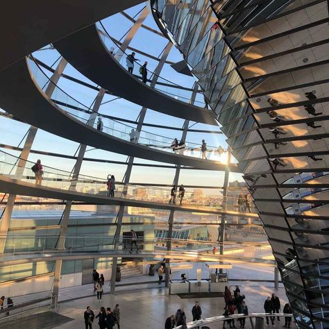 Reichstag Dome, Berlin Photography, Museum Island, Berlin Photos, Berlin City, Instagram Guide, Berlin Wall, City Aesthetic, Instagrammer