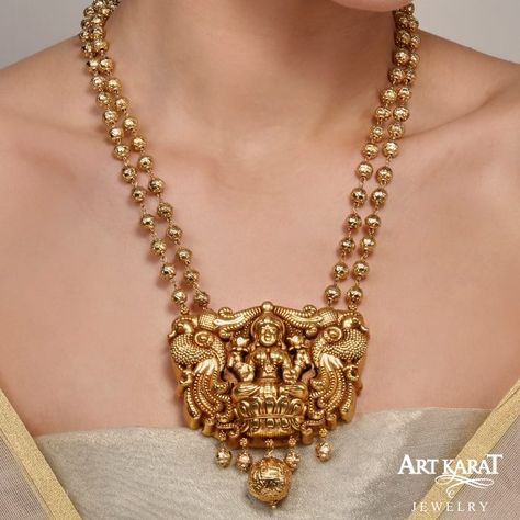 THE AADEVI NECKLACE BY ART KARAT JEWELRY. #artkarat #padmavati #jewelry #jewelrydesigner #indianjewelry #jewellery #polki #necklace #shoponline #earrings #kundan #queen #bride #indianwedding #royal Temple Jewelry Necklace Jewellery Designs, Nakashi Jewellery Indian Jewelry, Temple Jewellery Earrings, Earrings Kundan, Temple Jewelry Necklace, Gold Temple Jewellery, Antique Gold Jewelry Indian, Fancy Jewelry Necklace, Gold Necklace Indian Bridal Jewelry