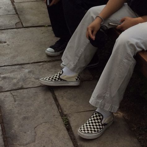 Vans Outfit Men, High Top Converse Outfits, Converse Outfits, Vans Checkered, Vans Outfit, Checkered Vans, Mens Outfit Inspiration, Outfits With Converse, Outfits Black