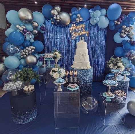 Blue Birthday Table Decorations, Blue Birthday Party Aesthetic, Blue Aesthetic Party, Sweet 16 Party Ideas Blue, 15th Birthday Decorations, 15th Birthday Party Ideas, Blue Sweet 16, Sweet Sixteen Birthday Party Ideas, Sweet 16 Themes