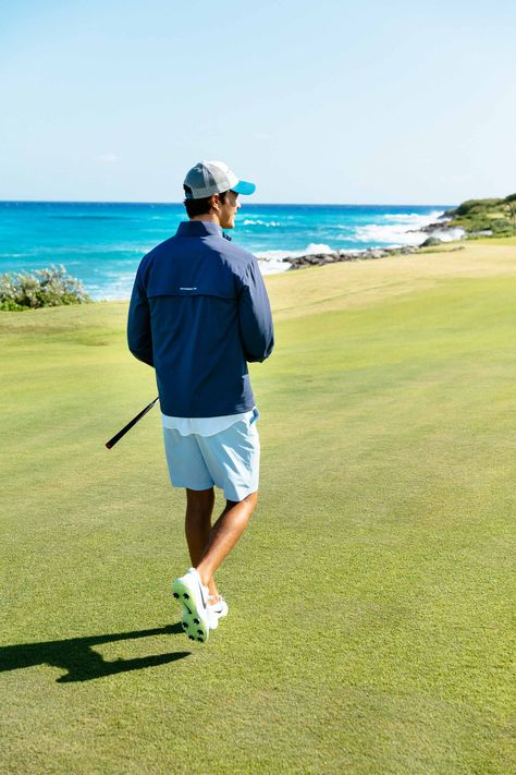 Mens Southern Style, Preppy Boys Outfits, What To Wear On Vacation, Mens Resort Wear, Golf Inspiration, Khaki Shorts Men, Preppy Boys, Ocean Spray, Southern Tide