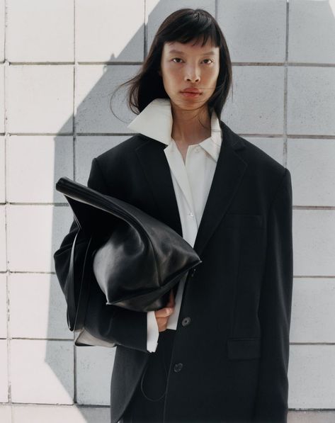 Zara Photoshoot Editorial, Bag Campaign Editorial, Zegna Campaign, Minimalist Street Style, Fashion Campaign, Campaign Fashion, Model Test, Original Fashion, Financial Times