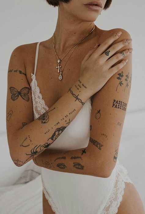 Tato Minimal, Silhouette Tattoos, Best Sleeve Tattoos, Discreet Tattoos, Subtle Tattoos, Aesthetic Tattoo, Sleeve Tattoos For Women, Dope Tattoos, Fine Line Tattoos