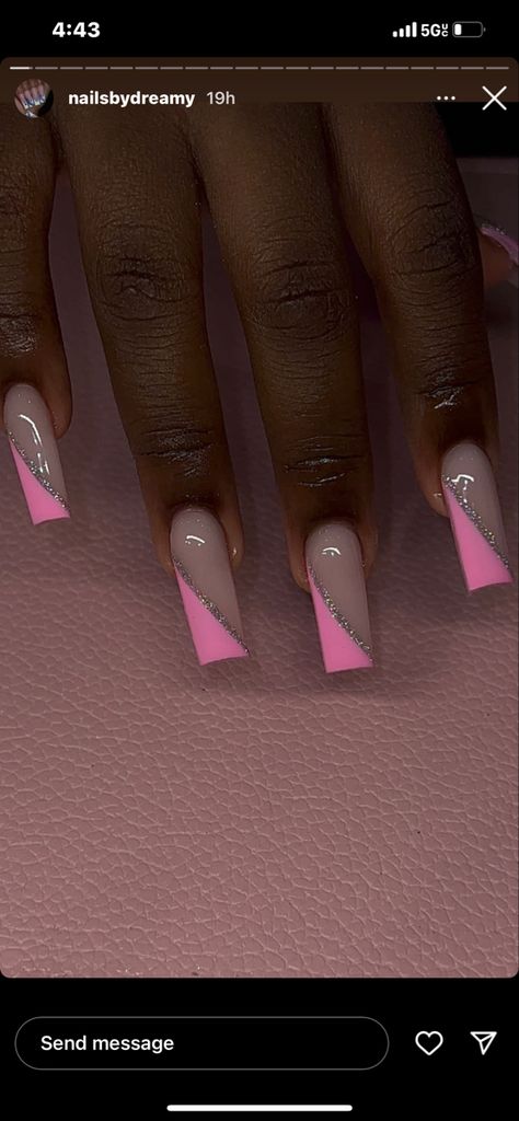 Nails 2023 Trends With Initials, Medium Square Birthday Nails, Gel Nail Designs With Initials, Simple Birthday Nails Medium Length, Soft Pink Acrylic Nails With Design, Medium Short Nails Acrylic Square Pink, Birthday Nails Square Medium Pink, Simple Pink Birthday Nails, Pink Nails For Sweet 16