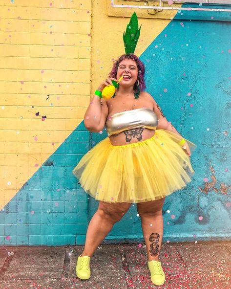 Confira 15 ideias de fantasias baratas e criativas para o carnaval    #carnaval2020 #ideiasfantasias #fantasiascriativascarnaval #fantasiasdecarnaval Empowering Outfits, Carnaval Outfit, Plus Size Art, Techwear Outfits, Plus Size Fashion Tips, Plus Size Summer Outfits, Plus Size Summer Outfit, Full Figure Fashion, Plus Size Models