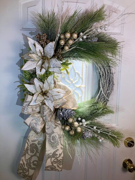 Holiday wreath craft