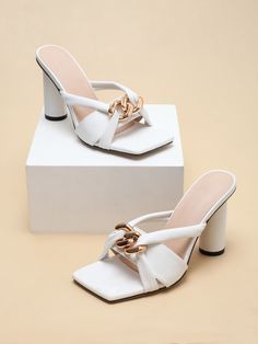 Chunky Mules, Elegant Shoes Heels, Fairy Shoes, Pretty Sandals, Shoes Heels Classy, Fashion Shoes Flats, Classy Shoes, Heels Classy, Girly Shoes