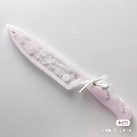 Pink Knives Aesthetic, Cute Knifes, Coquette Knife, Kawaii Knife, Pink Knives, Hospitalcore Aesthetic, Cute Knife, Knife Aesthetic, Creepy Cute Fashion