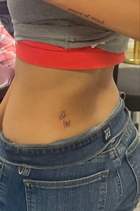 Tato Minimal, Tato Jari, Basic Tattoos, Small Girly Tattoos, Pola Tato, Small Pretty Tattoos, Petite Tattoos, Парные Тату, Cute Tiny Tattoos