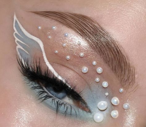 Спонж Beauty Blender, Artsy Makeup, Funky Makeup, Angel Makeup, Cute Eye Makeup, Graphic Makeup, Magical Makeup, Graphic Eyeliner, Ethereal Makeup