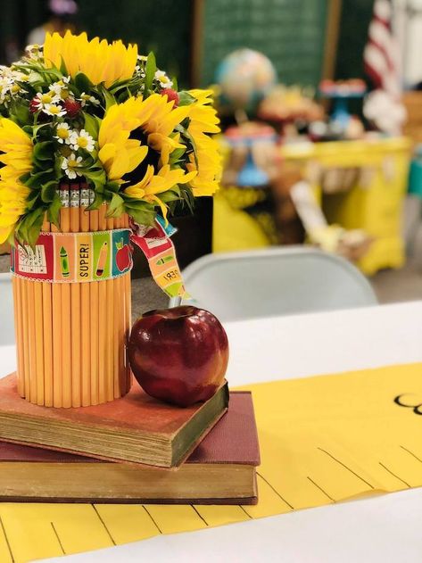 Teacher Luncheon Ideas, Vase Floral Arrangements, School Centerpieces, Teacher Graduation Party, Chalkboard Backdrop, Teacher Appreciation Luncheon, Teacher Retirement Parties, Pencil Vase, College Grad Party