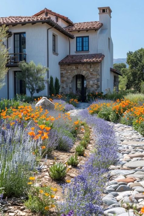 California Front Yard Landscaping Ideas, Landscaping Techniques, California Garden Design, California Native Landscape, Drought Tolerant Landscape Front Yard, California Landscaping, Waterwise Landscaping, Drought Resistant Landscaping, California Native Garden